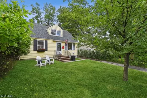 11 Mayfair Dr, West Orange, NJ 07052
