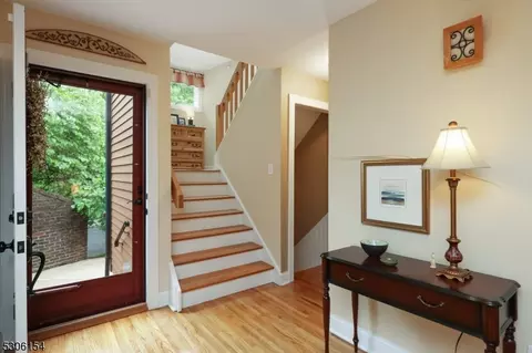 96 Aspen Dr, Basking Ridge, NJ 07920 photo 2
