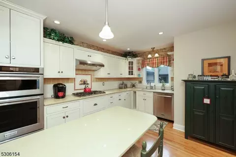 96 Aspen Dr, Basking Ridge, NJ 07920 photo 10