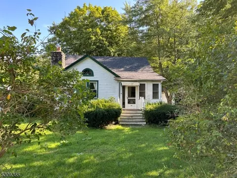 16 Union Tpke, Branchville, NJ 07826