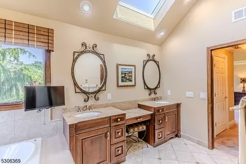 3 Smallbrook Cir, Randolph, NJ 07869 photo 26