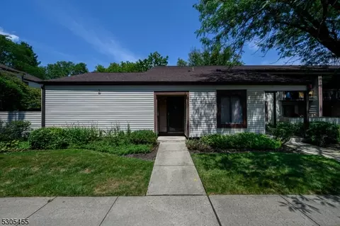 1 Twin Rivers Dr # L, East Windsor Twp, NJ 08520
