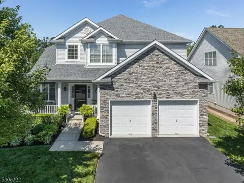8 Quick Ct, Franklin Twp, NJ 08873