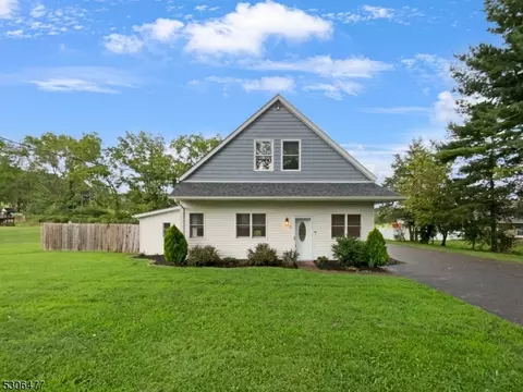 1 Skinner Ct, Washington, NJ 07882