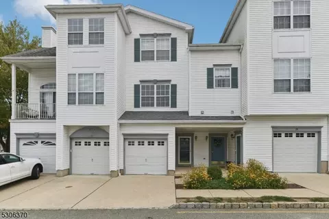 17 Timothy Ct, Morristown, NJ 07960