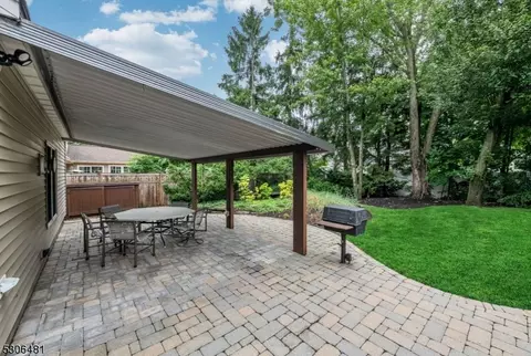 793 Jersey Pl, Paramus, NJ 07652 photo 39