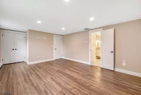 793 Jersey Pl, Paramus, NJ 07652 photo 22