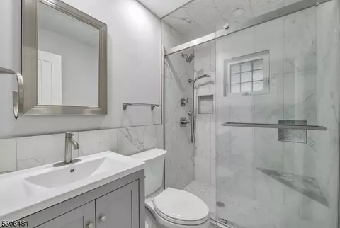 793 Jersey Pl, Paramus, NJ 07652 photo 17