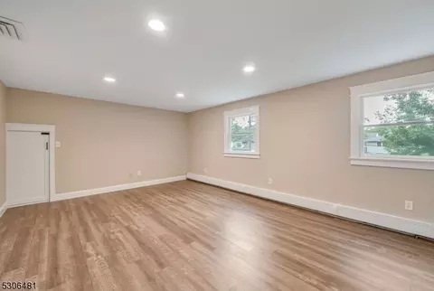 793 Jersey Pl, Paramus, NJ 07652 photo 20