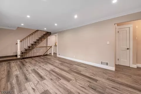 793 Jersey Pl, Paramus, NJ 07652 photo 7