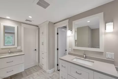 793 Jersey Pl, Paramus, NJ 07652 photo 25