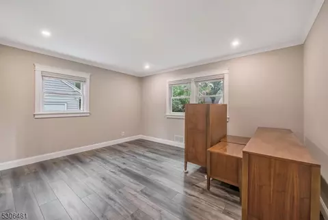 793 Jersey Pl, Paramus, NJ 07652 photo 18
