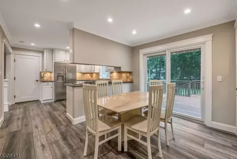793 Jersey Pl, Paramus, NJ 07652 photo 13