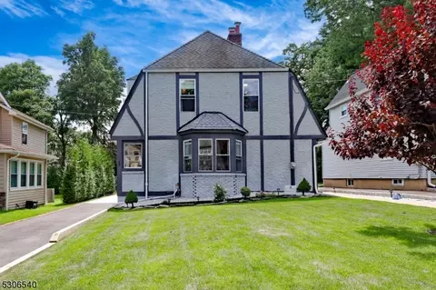 9 Pomander Walk, Nutley, NJ 07110
