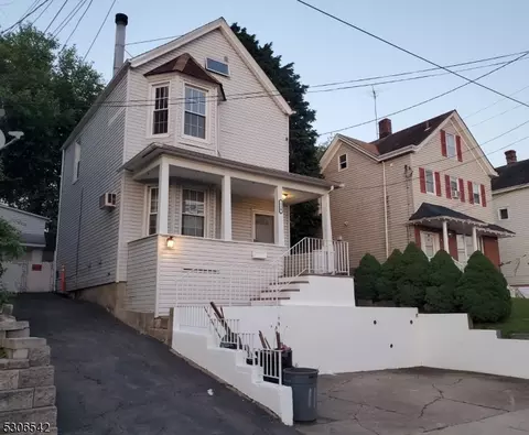 114 Orchard St, Garfield, NJ 07026