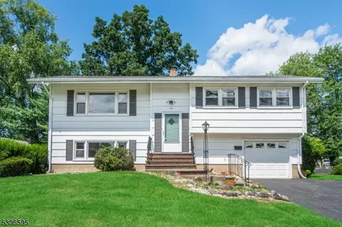24 Birchtree Dr, Fairfield, NJ 07004