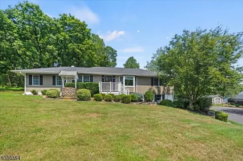 16 Hardscrabble Hill Rd, Flemington, NJ 08822