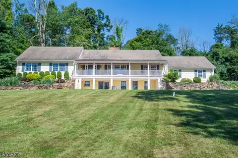 84 State Park Rd, Chester Twp, NJ 07930