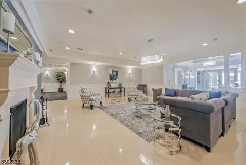 2206 Wickham Ter, Clifton, NJ 07013