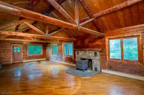 33 Rainbow Hill Rd, Flemington, NJ 08822