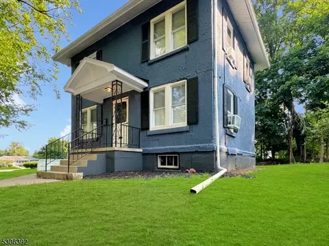22 Valley View Cir, Phillipsburg, NJ 08865