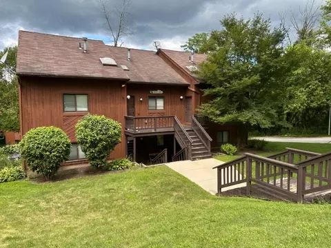 9 Sugar Loaf Ct #3, Vernon, NJ 07462