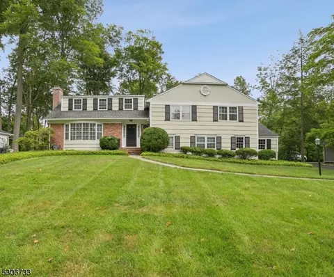 21 Concord Ln, Morristown, NJ 07960