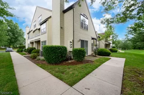 3005 Vroom Dr, Bridgewater, NJ 08807