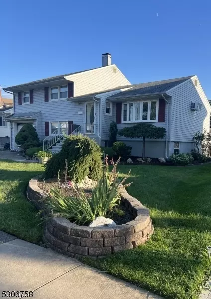 27 Bernath St, Carteret, NJ 07008