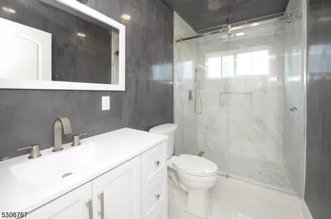 47 Prospect Pl, Belleville, NJ 07109