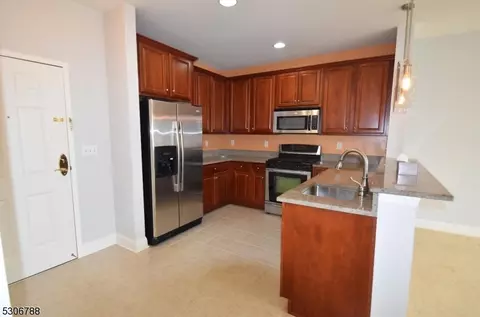 6316 Brookhaven Ct #6316, Riverdale, NJ 07457