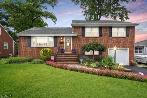 54 Elmwood Ter, Linden, NJ 07036