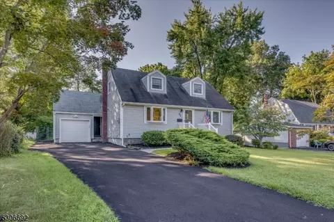 37 Dawson Dr, West Caldwell, NJ 07006