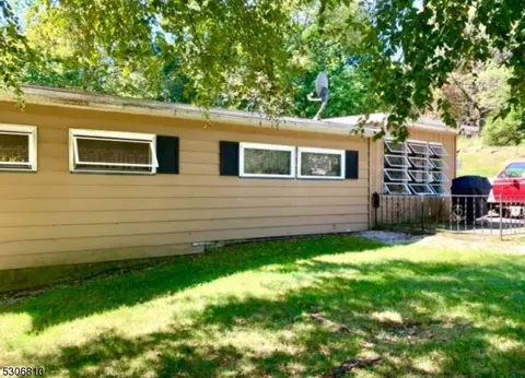 908 Quail Trl, Newton, NJ 07860