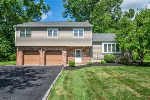 5 Edgemount Rd, East Hanover, NJ 07936