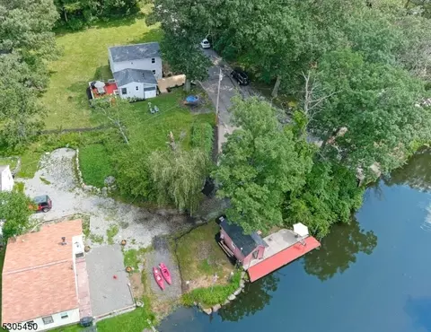 94 Tintle Ave, West Milford, NJ 07480