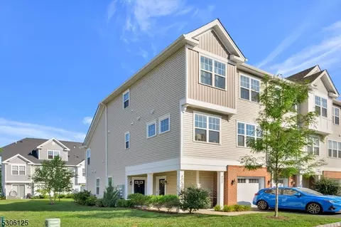 801 Greenland Sq, Highland Park, NJ 08904
