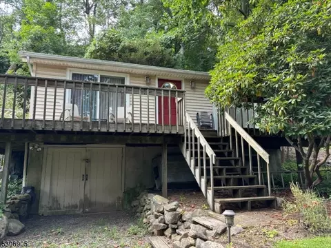 71 Watchtower Rd, Denville, NJ 07834