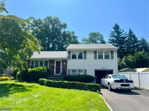 721 Denninger Rd, North Plainfield, NJ 07063