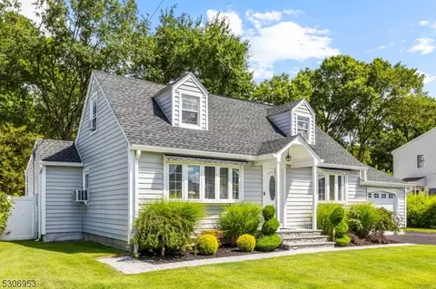 55 Winifred Dr, Totowa, NJ 07512