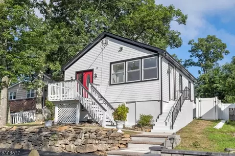 18 Lincoln Trl, Hopatcong, NJ 07843