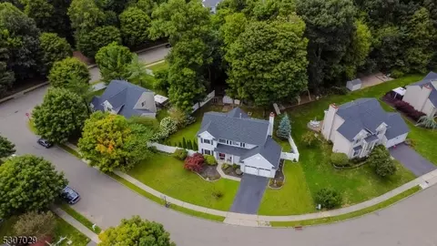 20 Tall Oaks Ln, Mount Olive, NJ 07828