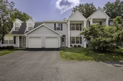247 Glastonbury Ln, Franklin Twp, NJ 08873