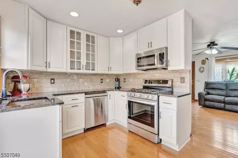 128 Third St, Middlesex, NJ 08846 photo 8