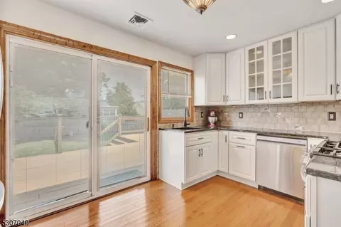 128 Third St, Middlesex, NJ 08846 photo 9