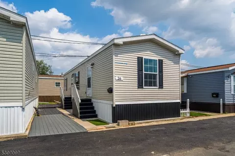 26 Helen Dr, Moonachie, NJ 07074