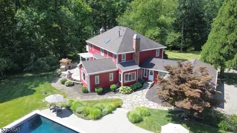 29 N Gate Rd, Mendham Twp, NJ 07945