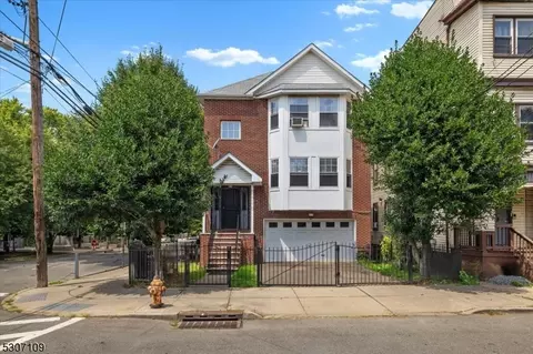 613 S 19th St, Newark, NJ 07103