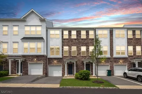 306 Saratoga Ct, Branchburg, NJ 08876