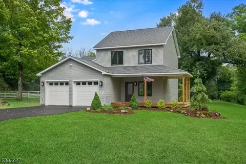 1 Hilltop Rd, Newton, NJ 07860